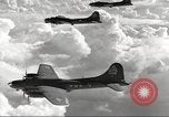 Standbild B-17 Flugzeuge europäische Theater, 1942, aus Sekunde 47 historischem Filmmaterial Videoclip 65675059939