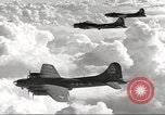 Standbild B-17 Flugzeuge europäische Theater, 1942, aus Sekunde 54 historischem Filmmaterial Videoclip 65675059939