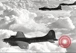 Standbild B-17 Flugzeuge europäische Theater, 1942, aus Sekunde 58 historischem Filmmaterial Videoclip 65675059939
