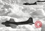 Standbild B-17 Flugzeuge europäische Theater, 1942, aus Sekunde 59 historischem Filmmaterial Videoclip 65675059939