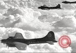 Standbild B-17 Flugzeuge europäische Theater, 1942, aus Sekunde 60 historischem Filmmaterial Videoclip 65675059939