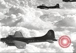 Standbild B-17 Flugzeuge europäische Theater, 1942, aus Sekunde 61 historischem Filmmaterial Videoclip 65675059939
