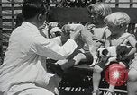 Standbild Elektrotherapie oder Strahlentherapie auf Hunde San Francisco California USA, 1930, aus Sekunde 13 historischem Filmmaterial Videoclip 65675059949