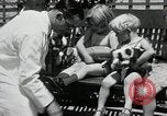 Standbild Elektrotherapie oder Strahlentherapie auf Hunde San Francisco California USA, 1930, aus Sekunde 15 historischem Filmmaterial Videoclip 65675059949