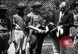 Standbild Präsident Hoover erhält Geschenk Washington DC USA, 1930, aus Sekunde 3 historischem Filmmaterial Videoclip 65675059951