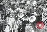 Standbild Präsident Hoover erhält Geschenk Washington DC USA, 1930, aus Sekunde 4 historischem Filmmaterial Videoclip 65675059951