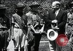 Standbild Präsident Hoover erhält Geschenk Washington DC USA, 1930, aus Sekunde 5 historischem Filmmaterial Videoclip 65675059951