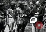 Standbild Präsident Hoover erhält Geschenk Washington DC USA, 1930, aus Sekunde 7 historischem Filmmaterial Videoclip 65675059951