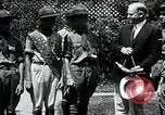 Standbild Präsident Hoover erhält Geschenk Washington DC USA, 1930, aus Sekunde 9 historischem Filmmaterial Videoclip 65675059951