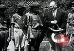 Standbild Präsident Hoover erhält Geschenk Washington DC USA, 1930, aus Sekunde 12 historischem Filmmaterial Videoclip 65675059951