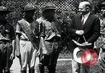 Standbild Präsident Hoover erhält Geschenk Washington DC USA, 1930, aus Sekunde 14 historischem Filmmaterial Videoclip 65675059951
