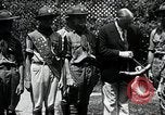 Standbild Präsident Hoover erhält Geschenk Washington DC USA, 1930, aus Sekunde 19 historischem Filmmaterial Videoclip 65675059951