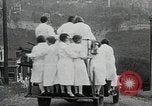 Standbild weibliche Feuerwehrleute Chalfont Pennsylvania USA, 1930, aus Sekunde 8 historischem Filmmaterial Videoclip 65675059952