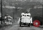Standbild weibliche Feuerwehrleute Chalfont Pennsylvania USA, 1930, aus Sekunde 11 historischem Filmmaterial Videoclip 65675059952