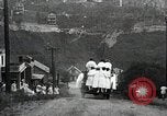 Standbild weibliche Feuerwehrleute Chalfont Pennsylvania USA, 1930, aus Sekunde 14 historischem Filmmaterial Videoclip 65675059952