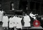 Standbild weibliche Feuerwehrleute Chalfont Pennsylvania USA, 1930, aus Sekunde 31 historischem Filmmaterial Videoclip 65675059952