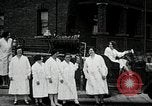 Standbild weibliche Feuerwehrleute Chalfont Pennsylvania USA, 1930, aus Sekunde 32 historischem Filmmaterial Videoclip 65675059952