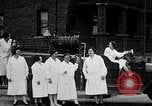 Standbild weibliche Feuerwehrleute Chalfont Pennsylvania USA, 1930, aus Sekunde 33 historischem Filmmaterial Videoclip 65675059952