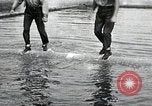 Immagine di Logrolling Longview Washington USA, 1930, secondo 22 filmato di repertorio 65675059954