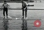 Immagine di Logrolling Longview Washington USA, 1930, secondo 29 filmato di repertorio 65675059954