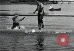 Immagine di Logrolling Longview Washington USA, 1930, secondo 30 filmato di repertorio 65675059954