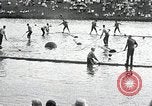 Immagine di Logrolling Longview Washington USA, 1930, secondo 37 filmato di repertorio 65675059954