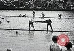 Immagine di Logrolling Longview Washington USA, 1930, secondo 45 filmato di repertorio 65675059954
