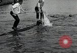 Immagine di Logrolling Longview Washington USA, 1930, secondo 50 filmato di repertorio 65675059954