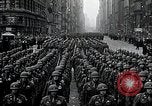 Immagine di Ottantaduesima Airborne Division New York City USA, 1946, secondo 30 filmato di repertorio 65675059956