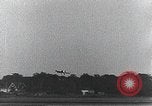 Standbild Captain Falken in Travel Air Geheimnis s Flugzeuge Long Island New York USA, 1931, aus Sekunde 18 historischem Filmmaterial Videoclip 65675059960