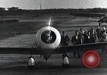 Standbild Captain Falken in Travel Air Geheimnis s Flugzeuge Long Island New York USA, 1931, aus Sekunde 32 historischem Filmmaterial Videoclip 65675059960