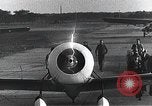 Standbild Captain Falken in Travel Air Geheimnis s Flugzeuge Long Island New York USA, 1931, aus Sekunde 36 historischem Filmmaterial Videoclip 65675059960