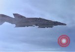 Standbild F-4B Flugzeuge South China Sea, 1967, aus Sekunde 59 historischem Filmmaterial Videoclip 65675059972
