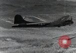 Standbild B-17E Flying Fortress Utah Dugway Proving Ground USA, 1945, aus Sekunde 26 historischem Filmmaterial Videoclip 65675059996
