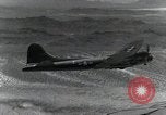Standbild B-17E Flying Fortress Utah Dugway Proving Ground USA, 1945, aus Sekunde 31 historischem Filmmaterial Videoclip 65675059996