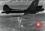 Standbild B-17E Flying Fortress Utah Dugway Proving Ground USA, 1945, aus Sekunde 37 historischem Filmmaterial Videoclip 65675059996