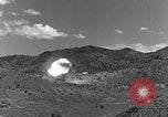 Standbild Bomben und Raketen Explosionen Utah Dugway Proving Ground USA, 1945, aus Sekunde 6 historischem Filmmaterial Videoclip 65675059997