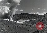 Standbild Bomben und Raketen Explosionen Utah Dugway Proving Ground USA, 1945, aus Sekunde 24 historischem Filmmaterial Videoclip 65675059997