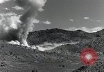 Standbild Bomben und Raketen Explosionen Utah Dugway Proving Ground USA, 1945, aus Sekunde 25 historischem Filmmaterial Videoclip 65675059997