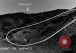 Standbild Bomben und Raketen Explosionen Utah Dugway Proving Ground USA, 1945, aus Sekunde 28 historischem Filmmaterial Videoclip 65675059997