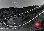 Standbild Bomben und Raketen Explosionen Utah Dugway Proving Ground USA, 1945, aus Sekunde 30 historischem Filmmaterial Videoclip 65675059997