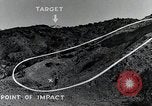 Standbild Bomben und Raketen Explosionen Utah Dugway Proving Ground USA, 1945, aus Sekunde 34 historischem Filmmaterial Videoclip 65675059997
