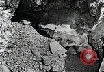 Standbild Bomben und Raketen Explosionen Utah Dugway Proving Ground USA, 1945, aus Sekunde 53 historischem Filmmaterial Videoclip 65675059997