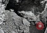 Standbild Bomben und Raketen Explosionen Utah Dugway Proving Ground USA, 1945, aus Sekunde 54 historischem Filmmaterial Videoclip 65675059997