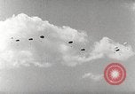 Standbild C-119 Flying Boxcar Seoul Korea, 1952, aus Sekunde 57 historischem Filmmaterial Videoclip 65675060000