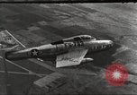Standbild F-84F Thunderstreak Flugzeuge United States USA, 1954, aus Sekunde 36 historischem Filmmaterial Videoclip 65675060020