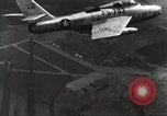 Standbild F-84F Thunderstreak Flugzeuge United States USA, 1954, aus Sekunde 41 historischem Filmmaterial Videoclip 65675060020