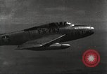 Standbild F-84F Thunderstreak Flugzeuge United States USA, 1954, aus Sekunde 47 historischem Filmmaterial Videoclip 65675060020