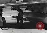 Standbild F-84F Thunderstreak Flugzeuge United States USA, 1954, aus Sekunde 40 historischem Filmmaterial Videoclip 65675060022