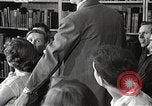 Image American élèves de l'École dépendant Heidelberg Allemagne, 1952, de la seconde 14 séquences d'archives historiques vidéo 65675060025
